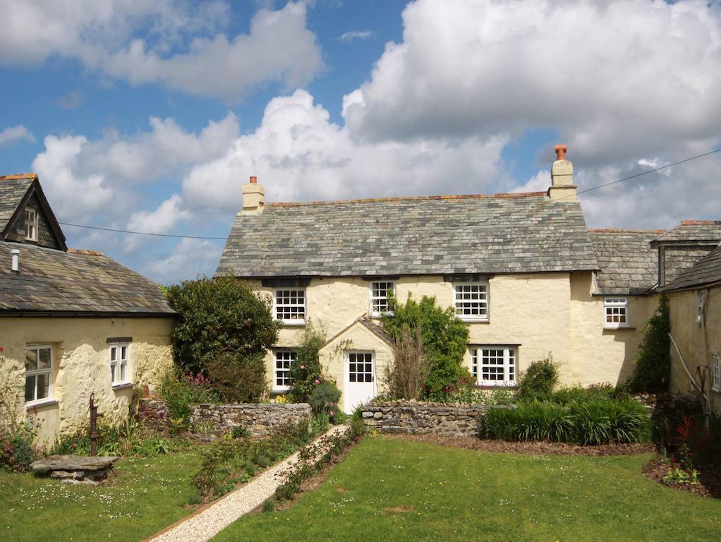 Higher Tresmorn Farm Bed & Breakfast Crackington Haven ภายนอก รูปภาพ
